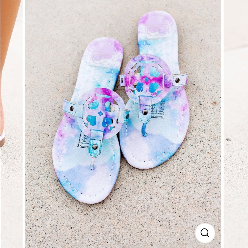 The London Flip Flops (Starlight) NWT!